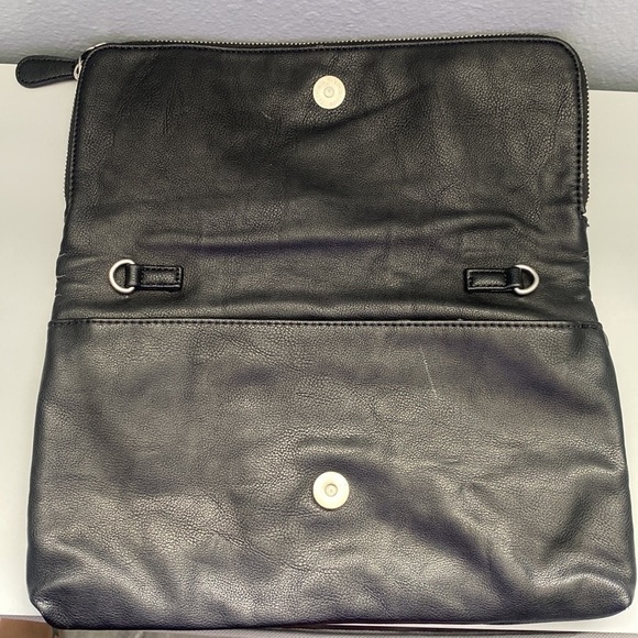 Black leather studded clutch handbag - Picture 5 of 11